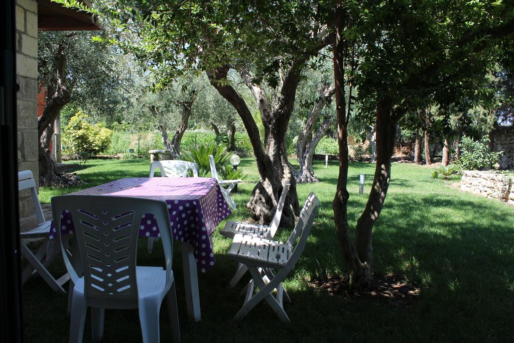 Appartamento Le Tre Palme Frigintini Zimmer foto